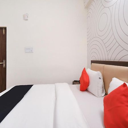 Capital O 70097 Sudha Inn Lucknow Dış mekan fotoğraf