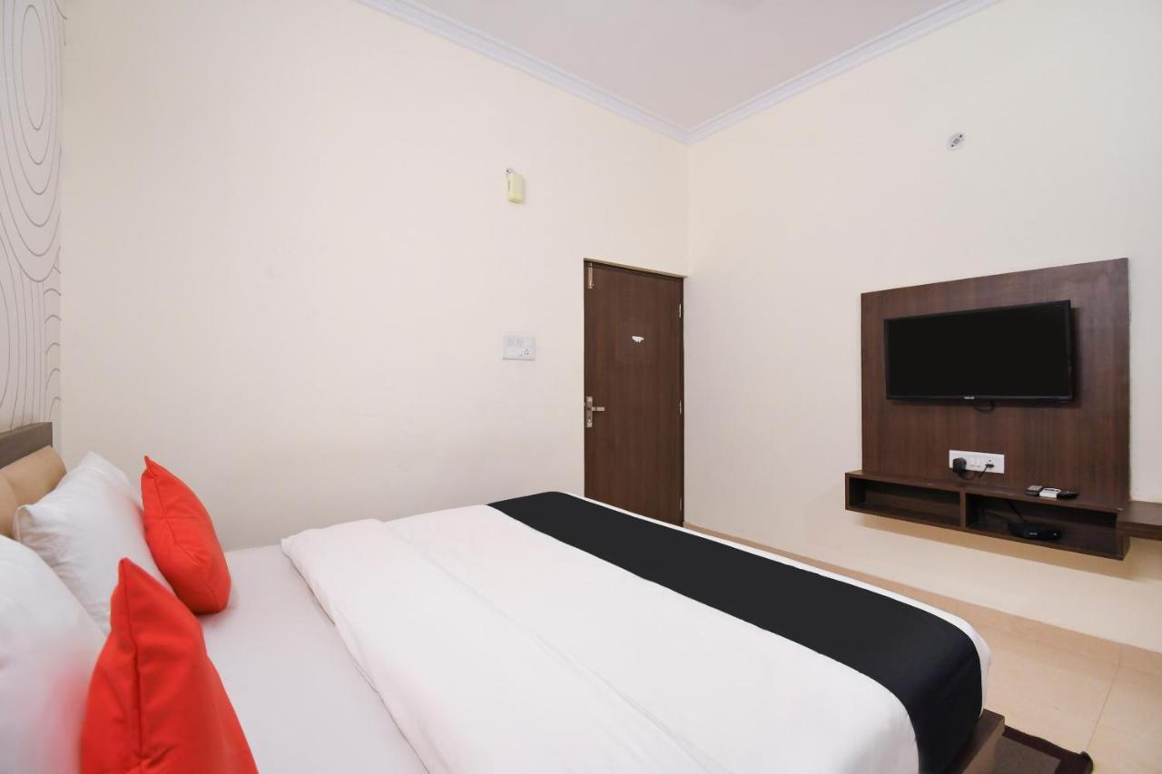 Capital O 70097 Sudha Inn Lucknow Dış mekan fotoğraf